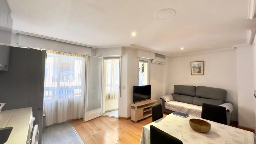 Apartamento de 2 dormitorios en Torrevieja, España No. 437 № 26