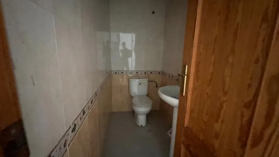 Propiedad comercial de 100m² en Torrevieja, España No. 506 № 2