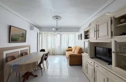 Apartamento de 3 dormitorios en Torrevieja, España No. 529