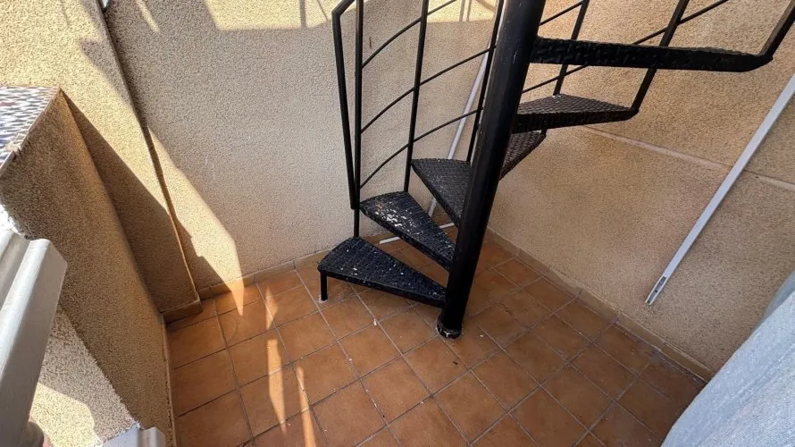 Bungalow de 1 dormitorio en Torrevieja, España No. 493 № 2