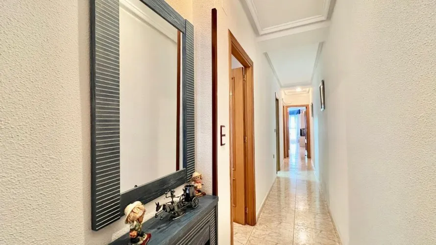 Apartamento de 2 dormitorios en Torrevieja, España No. 479 № 23
