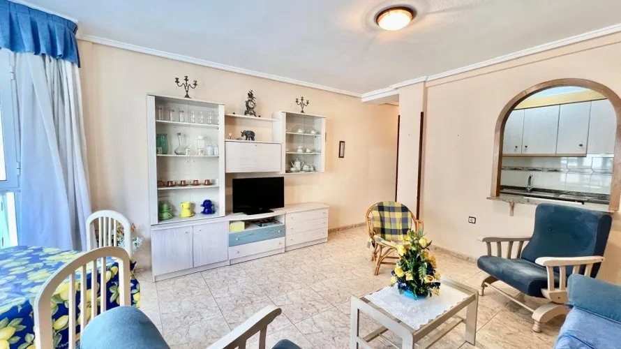 Apartamento de 2 dormitorios en Torrevieja, España No. 479 № 8