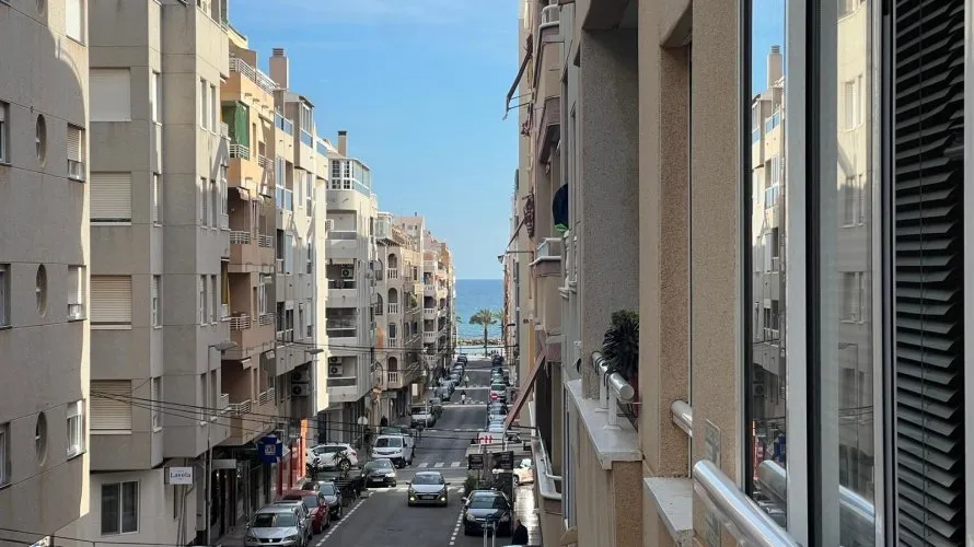 Apartamento de 2 dormitorios en Torrevieja, España No. 458 № 5