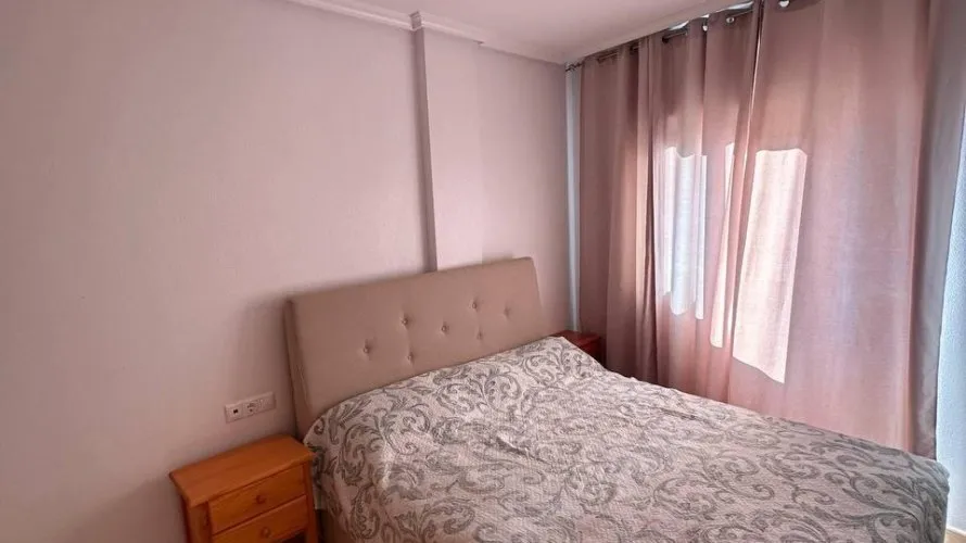 Apartamento de 2 dormitorios en Torrevieja, España No. 525 № 16