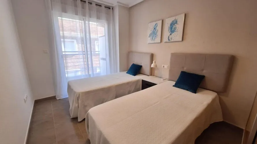 Apartamento de 2 dormitorios en Torrevieja, España No. 366 № 5