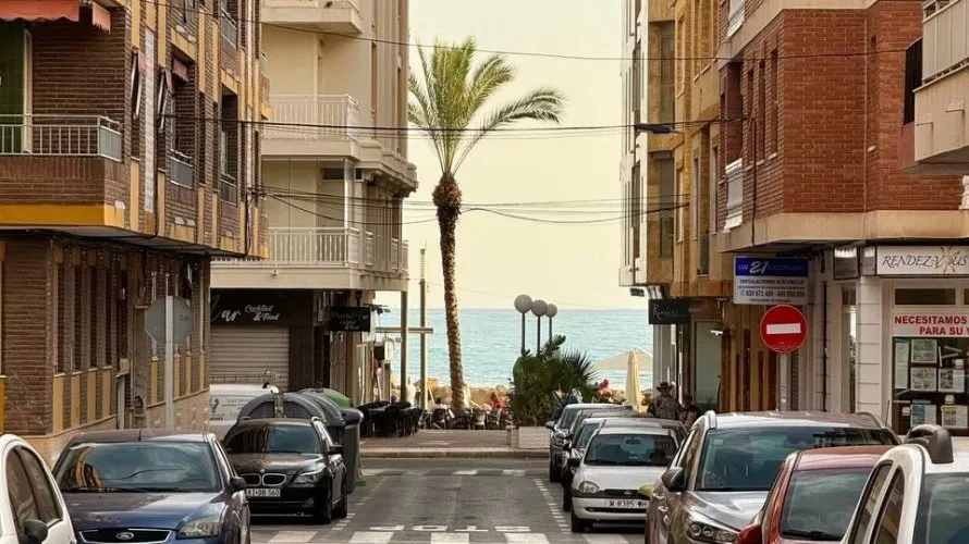 Apartamento de 2 dormitorios en Torrevieja, España No. 375 № 28