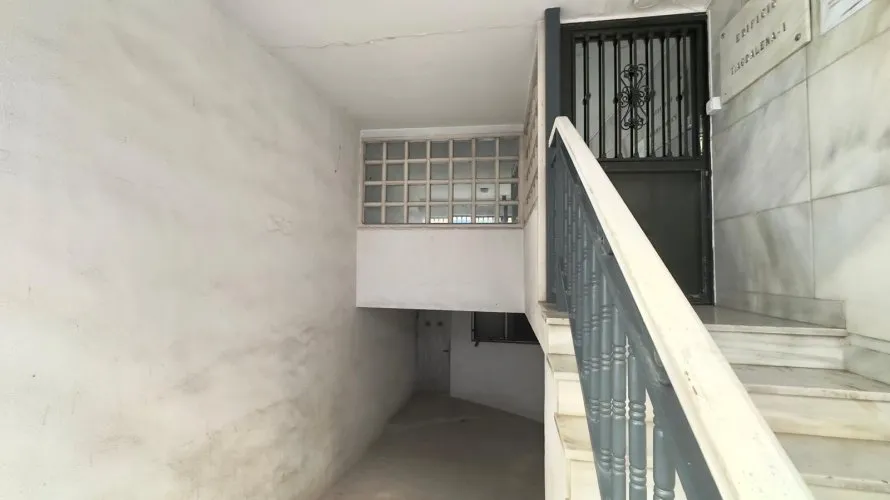 Apartamento de 2 dormitorios en Torrevieja, España No. 437 № 2