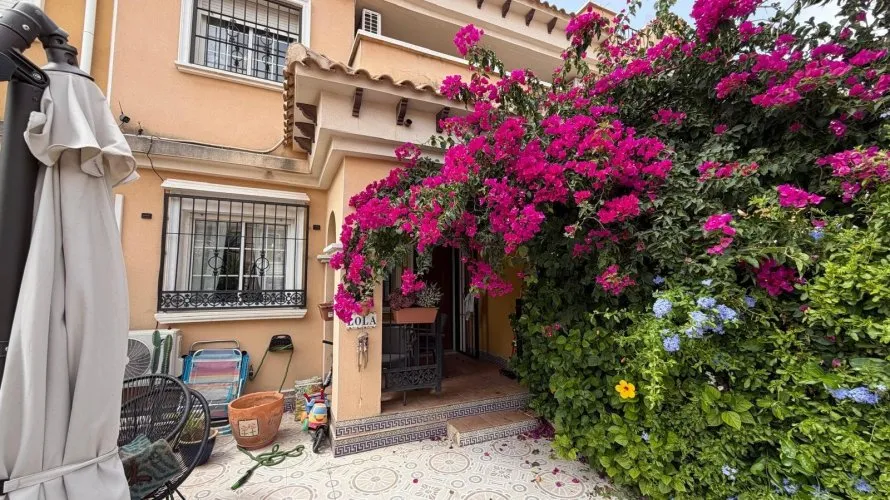 Bungalow de 3 dormitorios en Torrevieja, España No. 551 № 23