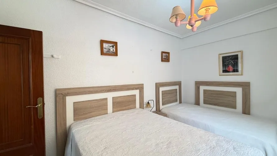 Apartamento de 3 dormitorios en Torrevieja, España No. 529 № 1