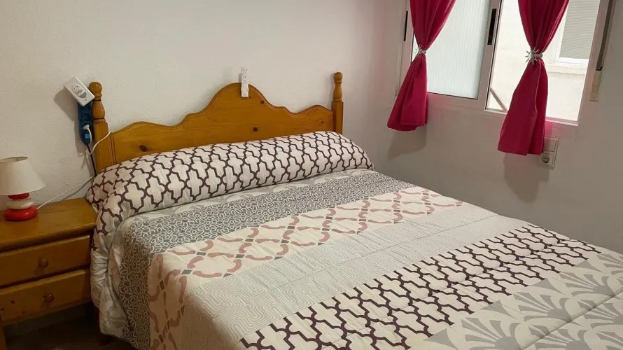 Apartamento de 2 dormitorios en Torrevieja, España No. 406 № 23