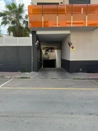 Estacionamiento de en Torrevieja, España No. 372