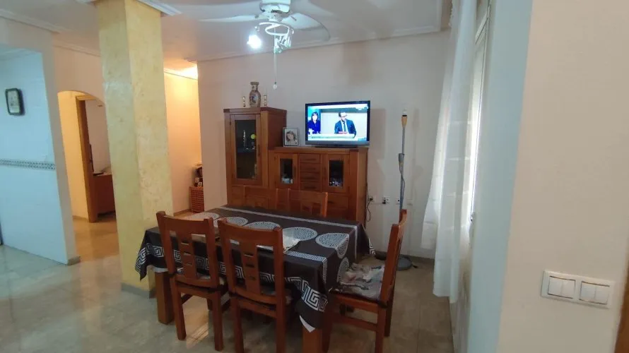 Apartamento de 4 dormitorios en Torrevieja, España No. 379 № 16