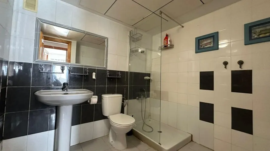 Apartamento de 3 dormitorios en Torrevieja, España No. 443