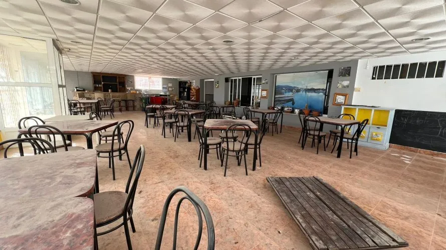 Propiedad comercial de 300m² en Torrevieja, España No. 373 № 9