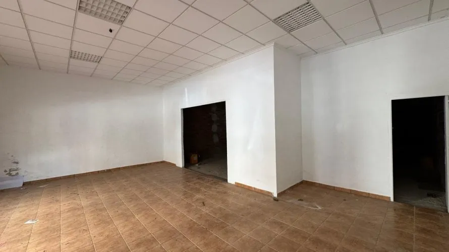 Propiedad comercial de 261m² en Torrevieja, España No. 386 № 11