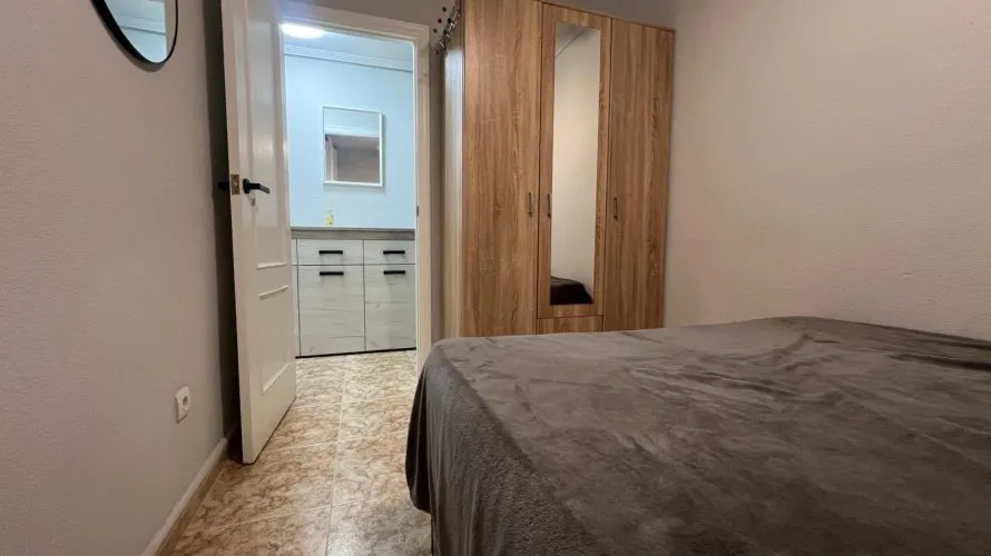 Apartamento de 2 dormitorios en Torrevieja, España No. 458 № 16