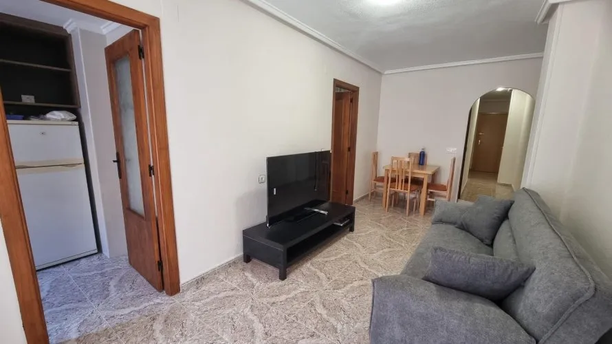 Apartamento de 2 dormitorios en Torrevieja, España No. 402 № 8