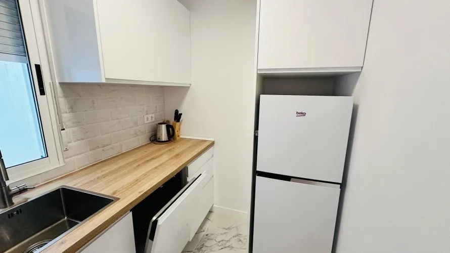 Apartamento de 2 dormitorios en Torrevieja, España No. 395 № 2