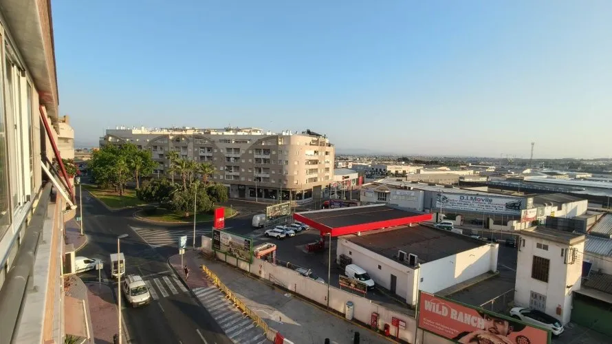 Apartamento de 2 dormitorios en Torrevieja, España No. 515 № 19
