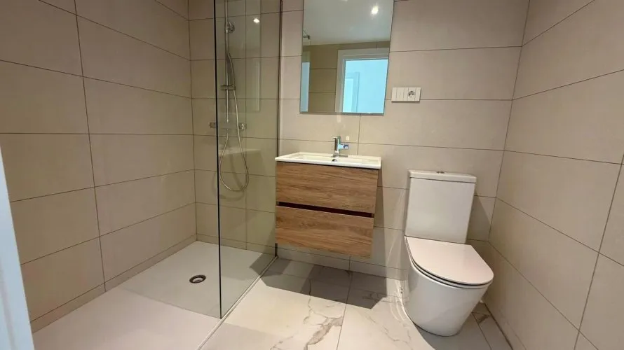 Apartamento de 2 dormitorios en Torrevieja, España No. 359 № 17