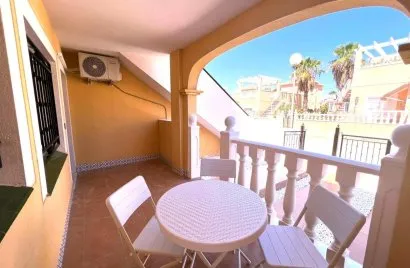 Bungalow de 2 dormitorios en Torrevieja, España No. 425