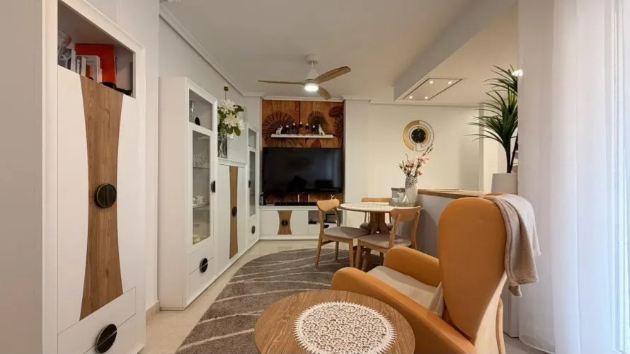 Apartamento de 3 dormitorios en Torrevieja, España No. 473 № 22