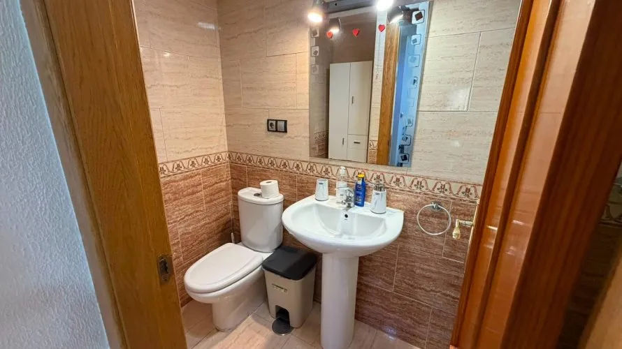 Apartamento de 2 dormitorios en Torrevieja, España No. 511 № 24