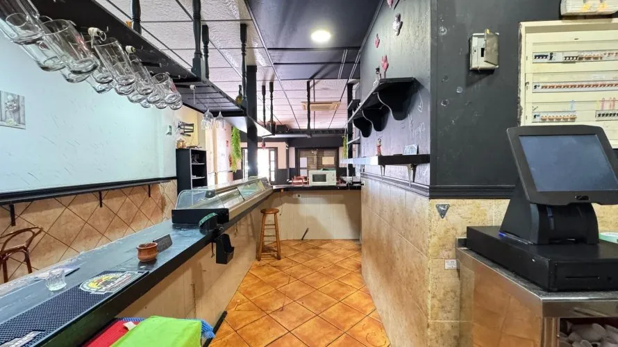 Propiedad comercial de 159m² en Torrevieja, España No. 384 № 4