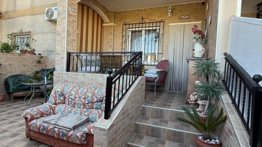 Сasa de 2 dormitorios en Torrevieja, España No. 432 № 27
