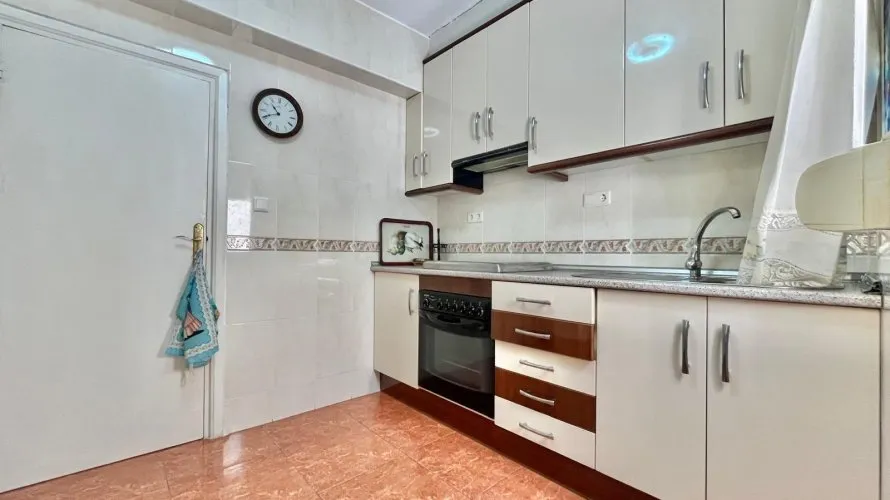 Apartamento de 3 dormitorios en Torrevieja, España No. 393 № 12