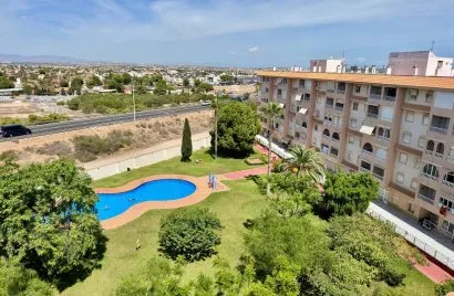 Ático de 2 dormitorios en Torrevieja, España No. 399