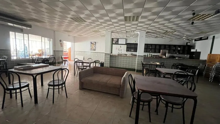 Propiedad comercial de 300m² en Torrevieja, España No. 373 № 6