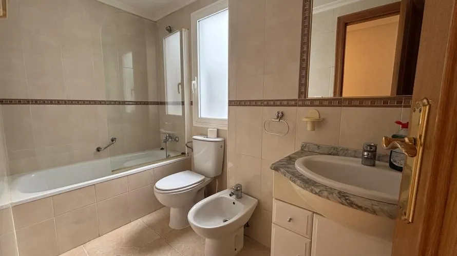 Apartamento de 2 dormitorios en Torrevieja, España No. 500 № 8