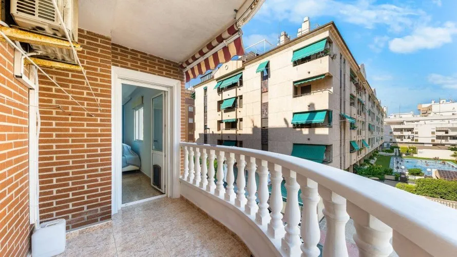 Apartamento de 3 dormitorios en Torrevieja, España No. 481 № 5
