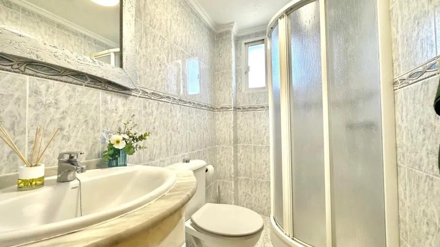 Apartamento de 1 dormitorio en Torrevieja, España No. 471 № 20