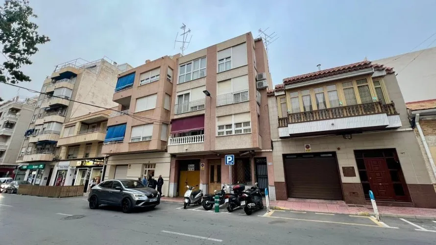 Apartamento de 4 dormitorios en Torrevieja, España No. 465 № 14