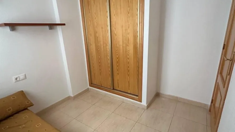 Apartamento de 2 dormitorios en Torrevieja, España No. 525 № 11