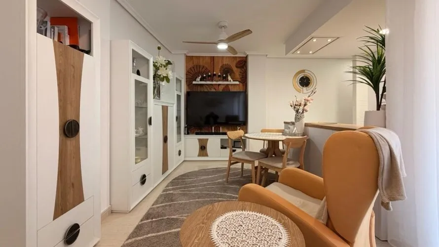 Apartamento de 3 dormitorios en Torrevieja, España No. 473 № 3