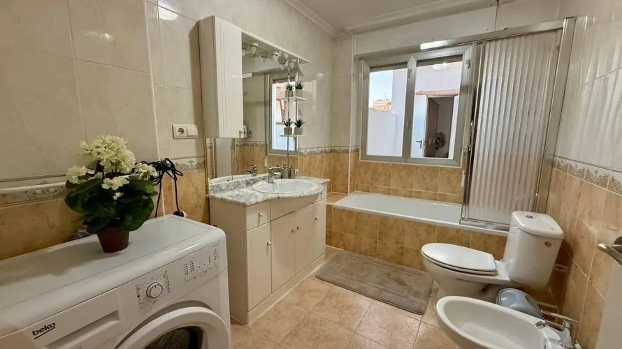 Apartamento de 2 dormitorios en Torrevieja, España No. 375 № 10