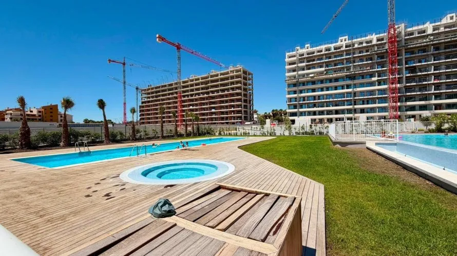 Apartamento de 2 dormitorios en Torrevieja, España No. 359 № 9