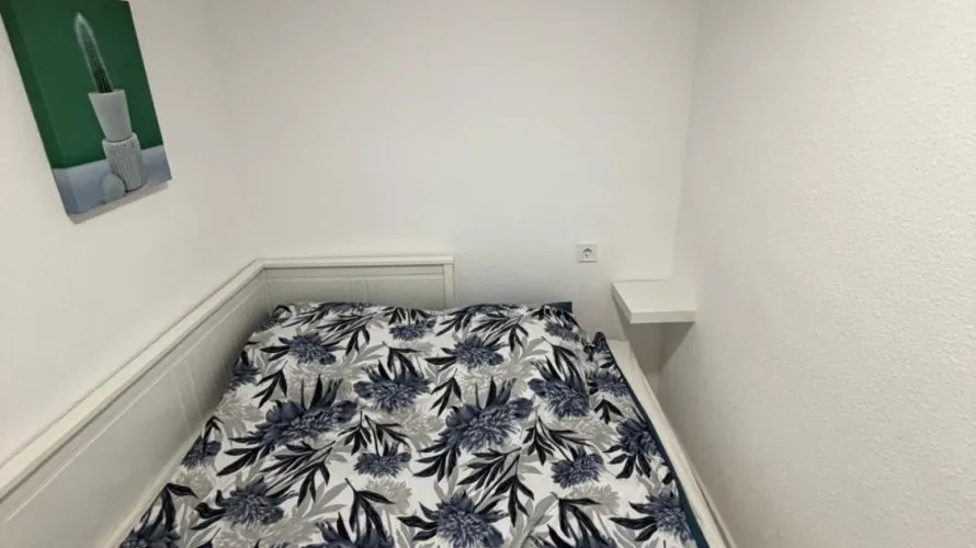 Apartamento de 1 dormitorio en Torrevieja, España No. 451 № 4