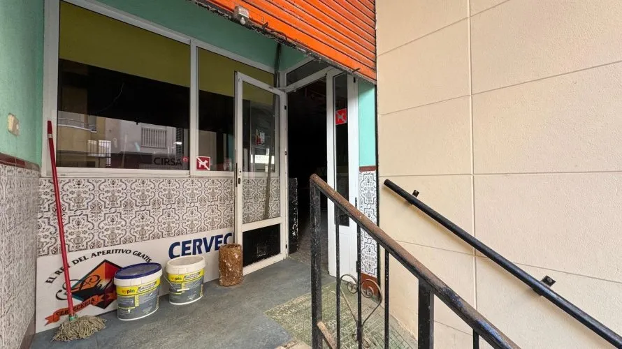 Propiedad comercial de 150m² en Torrevieja, España No. 378 № 22