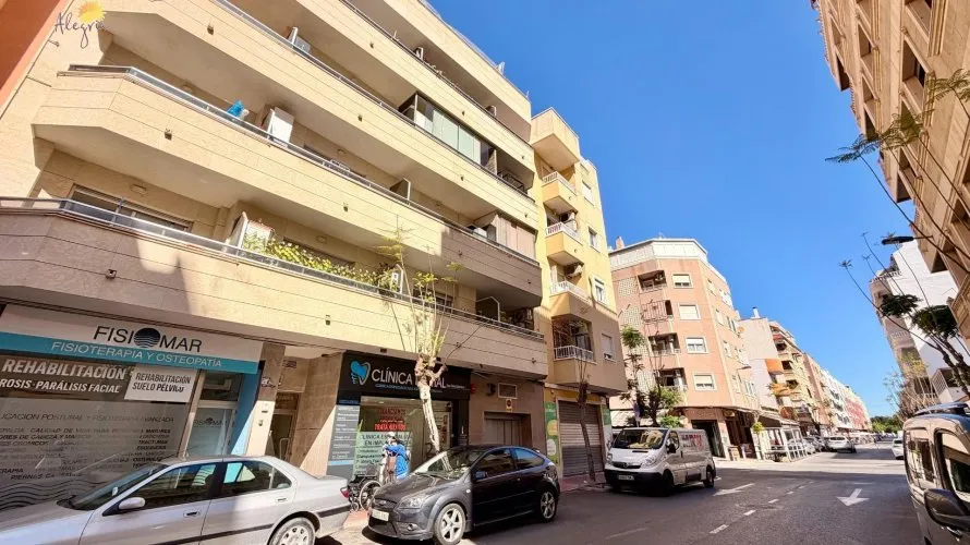 Apartamento de 1 dormitorio en Torrevieja, España No. 498