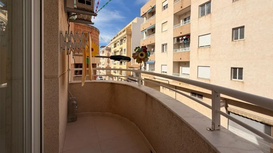 Apartamento de 3 dormitorios en Torrevieja, España No. 473 № 1