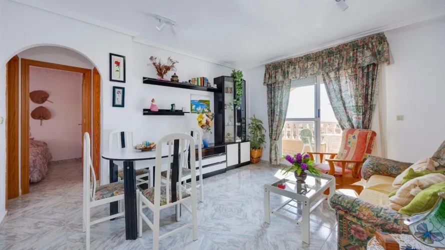 Apartamento de 70m² en Torrevieja, España No. 562 № 24