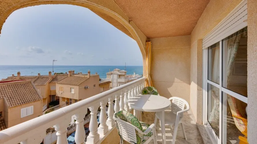 Apartamento de 70m² en Torrevieja, España No. 562 № 19