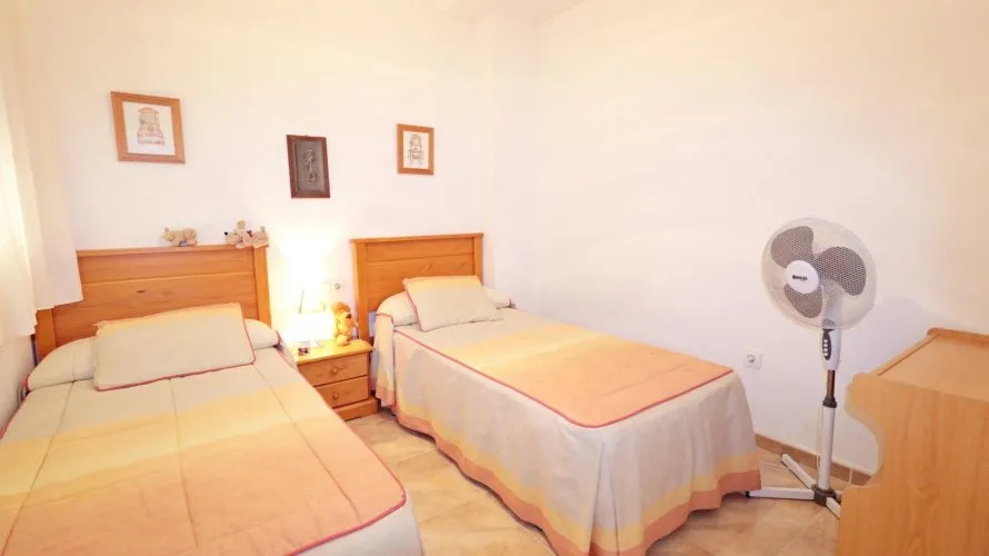 Apartamento de 2 dormitorios en Torrevieja, España No. 620 № 11