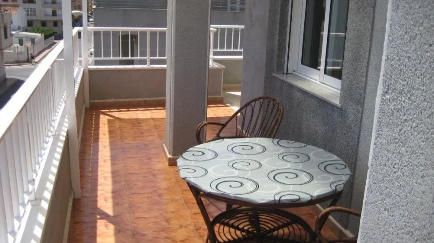 Apartamento de 2 dormitorios en Torrevieja, España No. 568 № 4