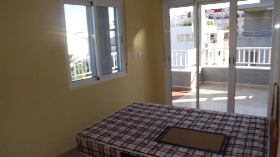 Apartamento de 2 dormitorios en Torrevieja, España No. 568 № 9