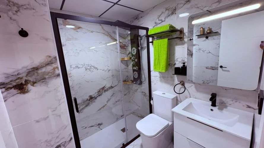 Apartamento de 1 dormitorio en Torrevieja, España No. 584 № 2